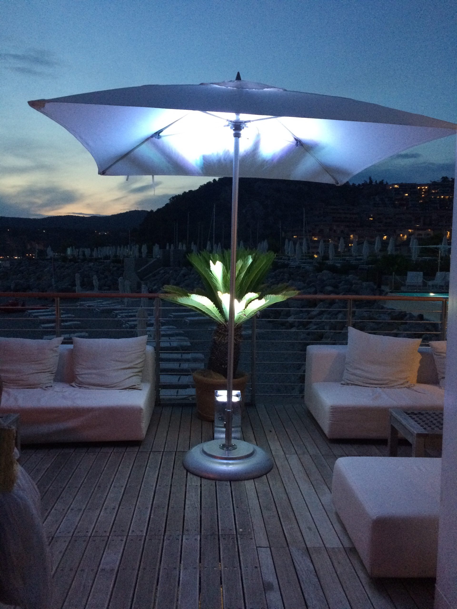 OUTDOOR UMBRELLA IN DUBAI